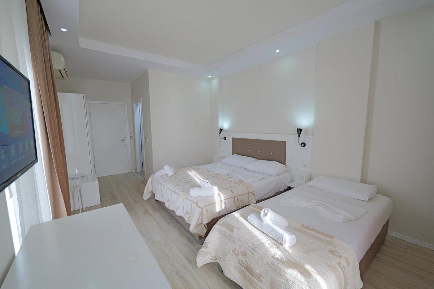 Helia Seaside Hotel Sarandë Exteriér fotografie