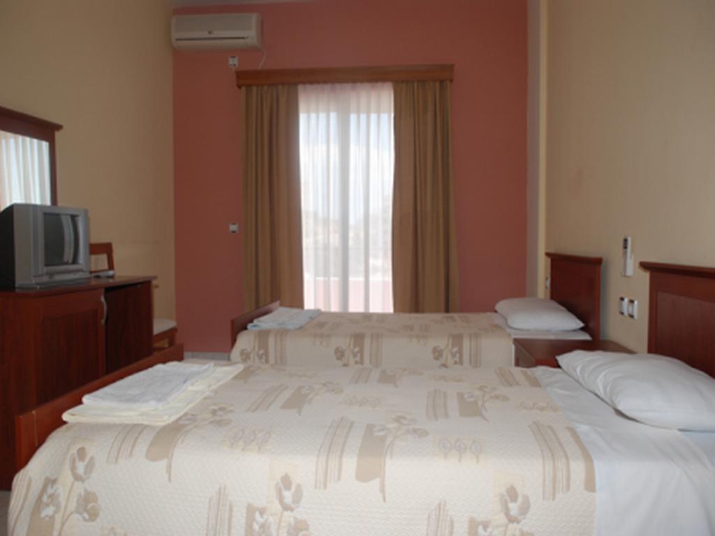 Helia Seaside Hotel Sarandë Pokoj fotografie